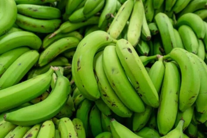 Are Bananas Acidic? Bananas for Acid Reflux [Good or Bad]